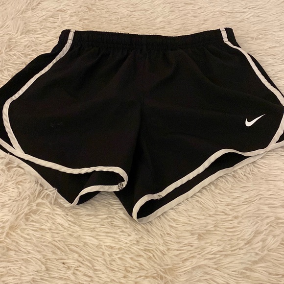Nike dri-fit shorts - Picture 1 of 3